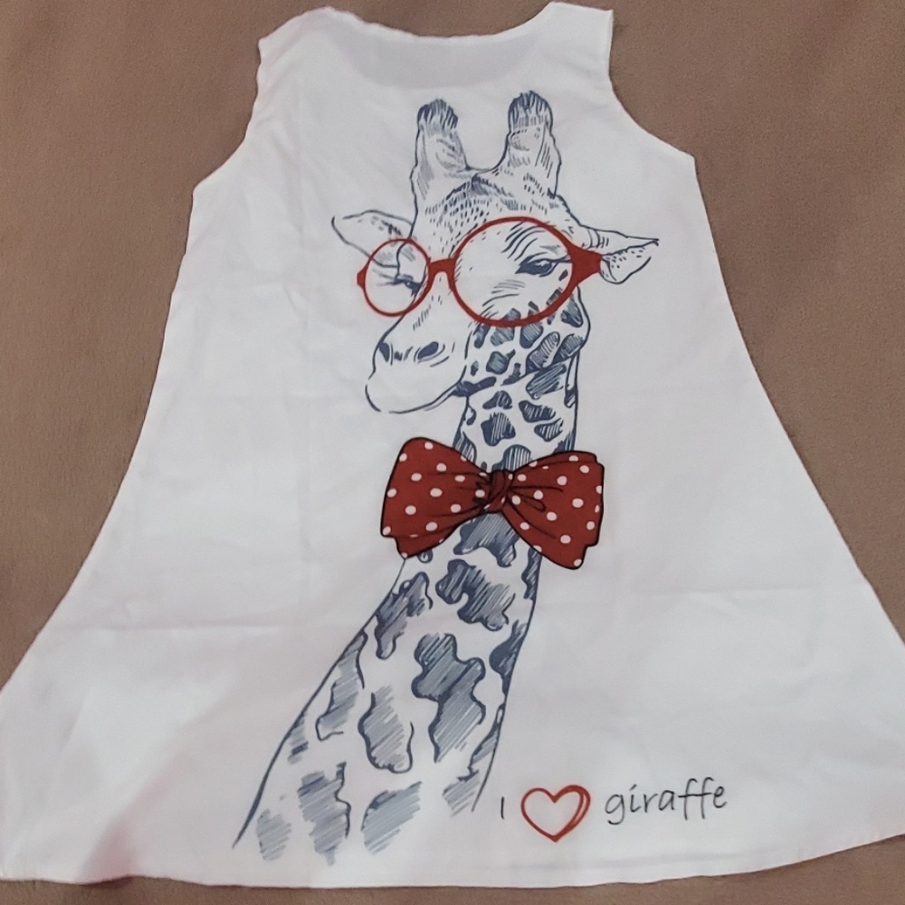 I love giraffe shirt/dress